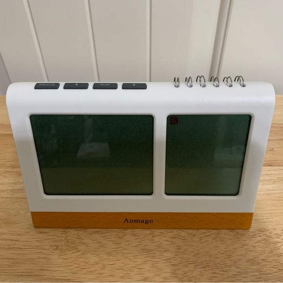 Desk clock - Picture 2 of 5